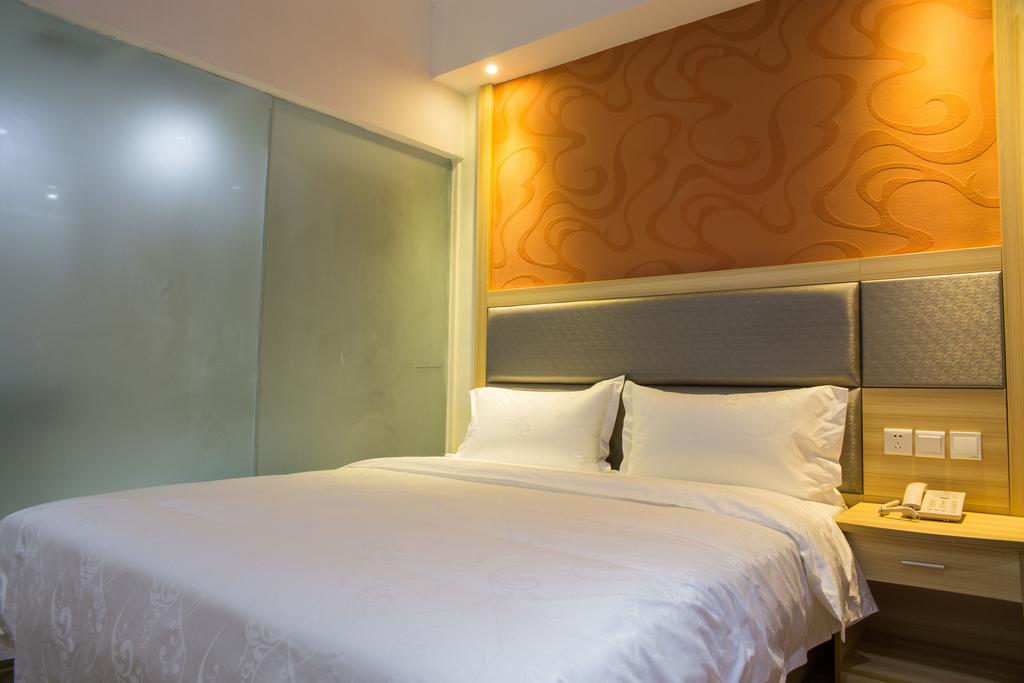 قوانغتشو Yu Ting Hotel - Dong Chen Hotel Branch الغرفة الصورة